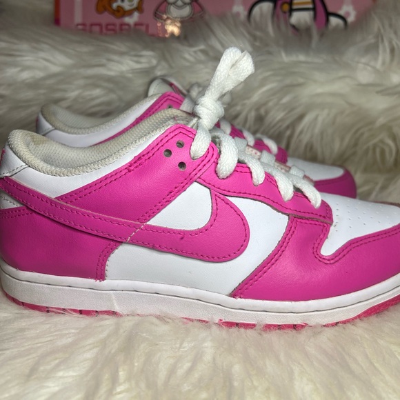 Nike - Picture 2 of 7